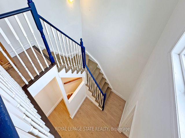 1122 - 20 Laidlaw St