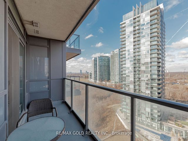 1307 - 36 Park Lawn Rd