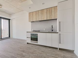 611 - 2625 Dundas St W