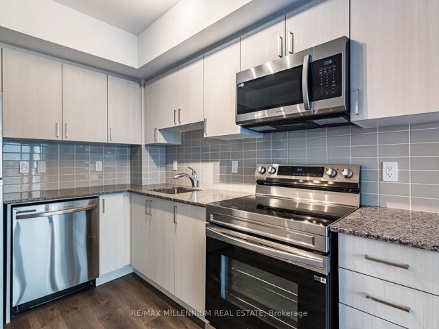419 - 556 Marlee Ave