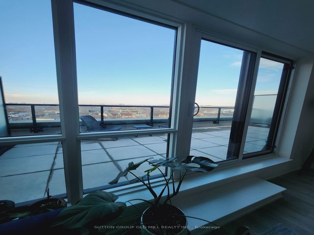 720 - 2300 St Clair Ave W