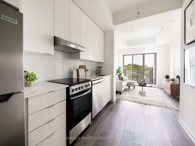 415 - 165 Canon Jackson Dr