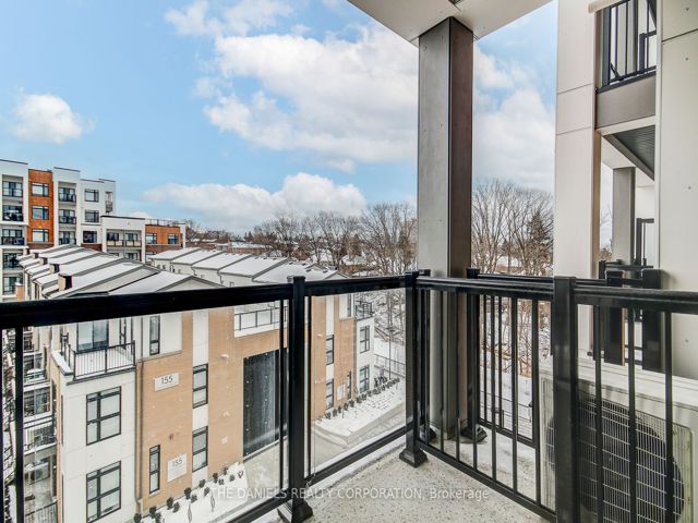 410 - 165 Canon Jackson Dr