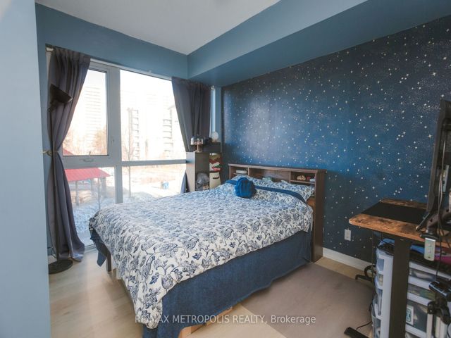 203 - 5101 Dundas St W