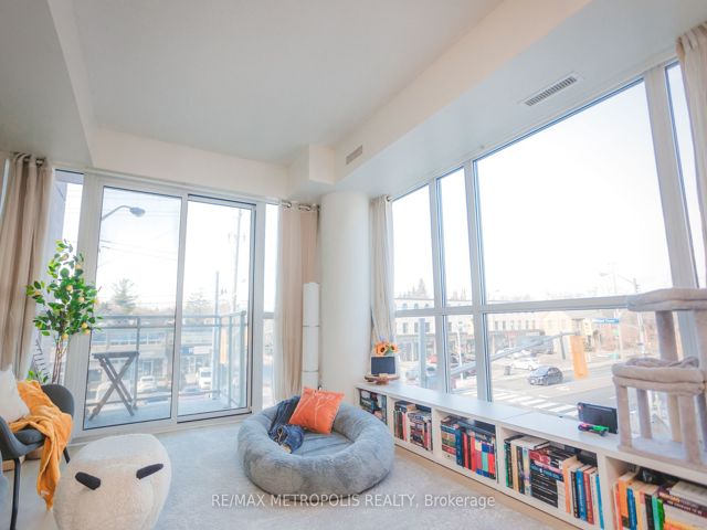 203 - 5101 Dundas St W