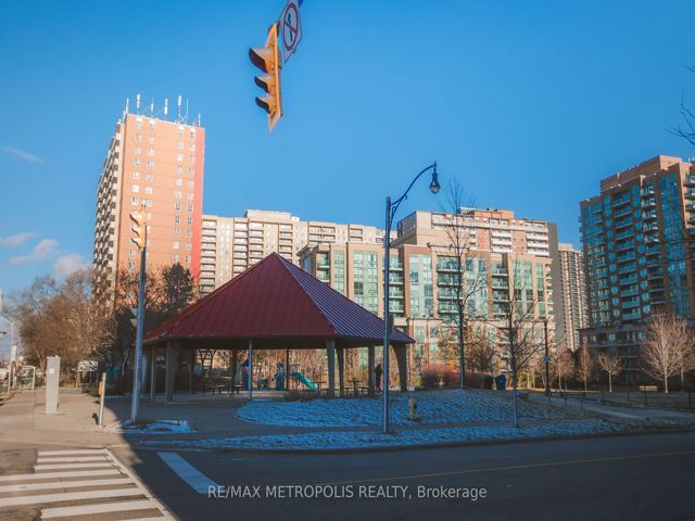 203 - 5101 Dundas St W