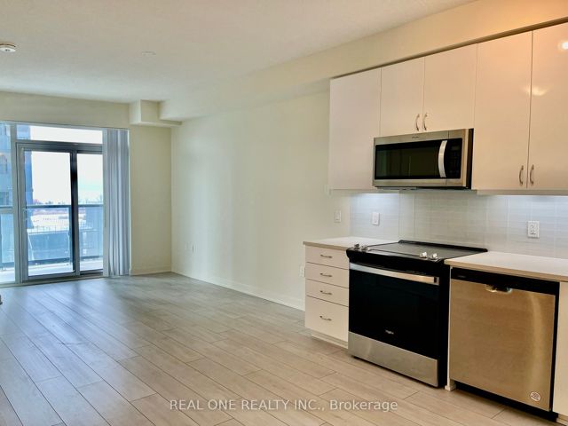 703 - 38 Annie Craig Dr