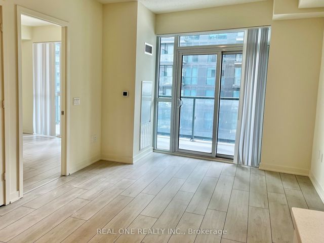 703 - 38 Annie Craig Dr