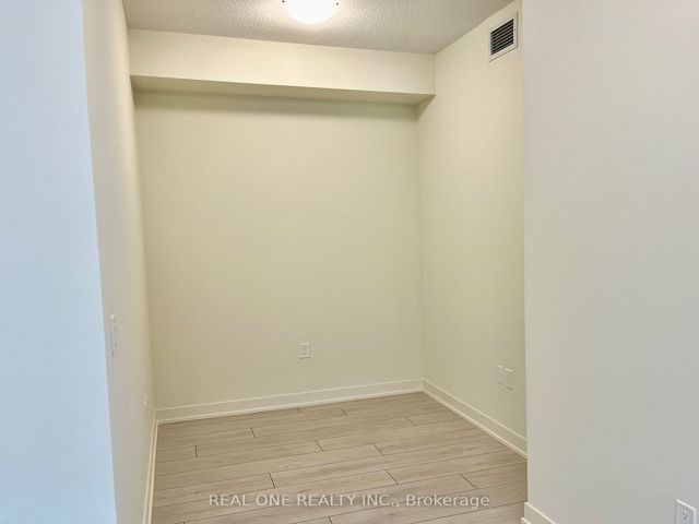 703 - 38 Annie Craig Dr