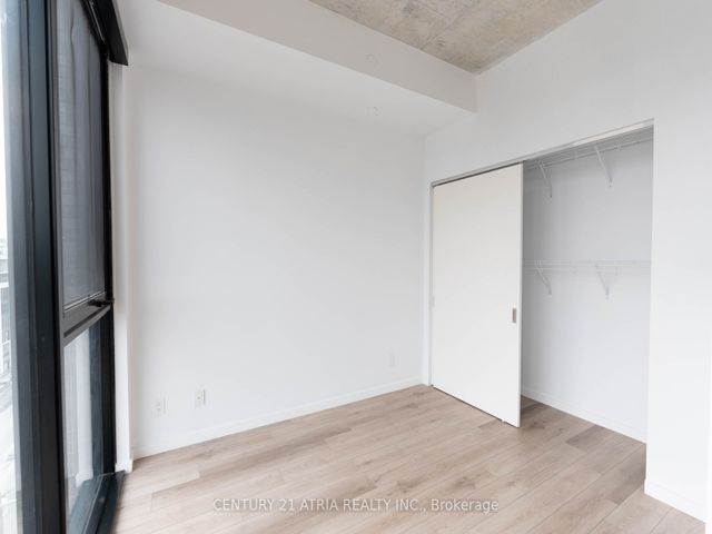 814 - 7 Smith Cres