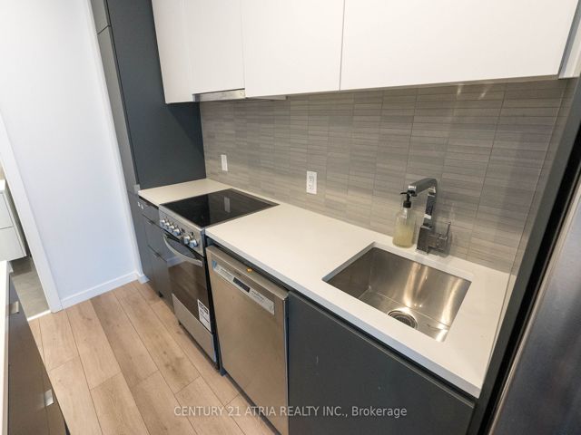814 - 7 Smith Cres