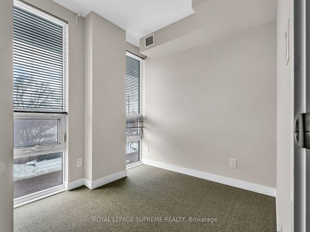 415 - 160 Flemington Rd