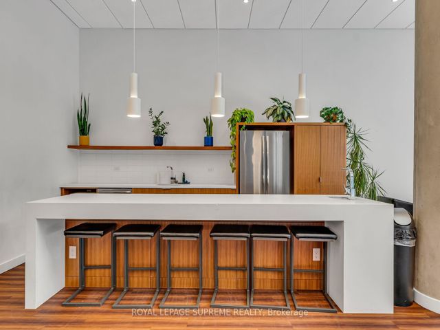 415 - 160 Flemington Rd