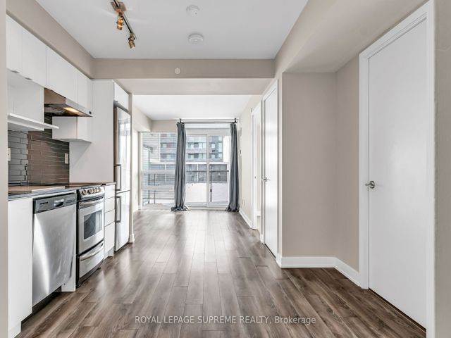 415 - 160 Flemington Rd
