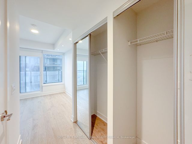 2010E - 1926 Lake Shore Blvd W