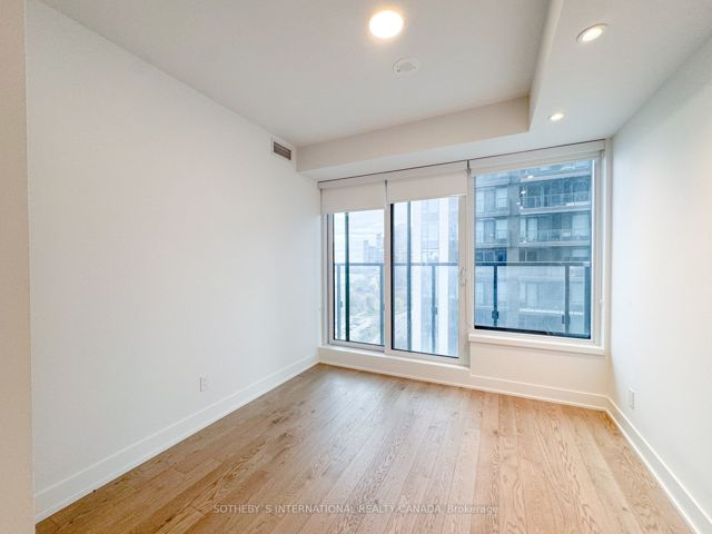 2010E - 1926 Lake Shore Blvd W