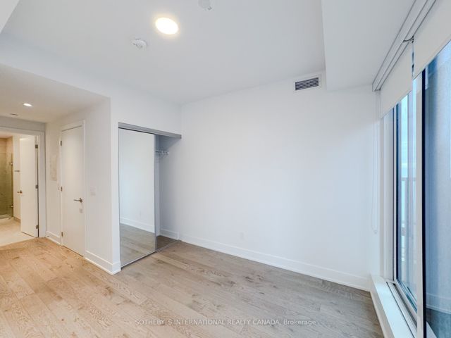 2010E - 1926 Lake Shore Blvd W