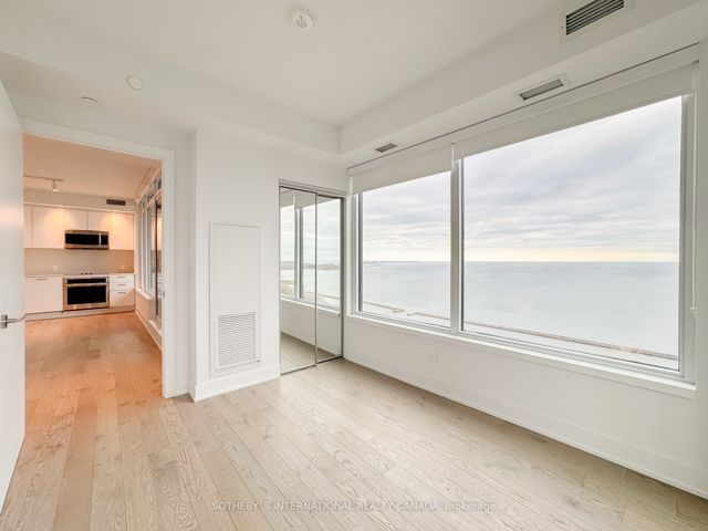 2010E - 1926 Lake Shore Blvd W