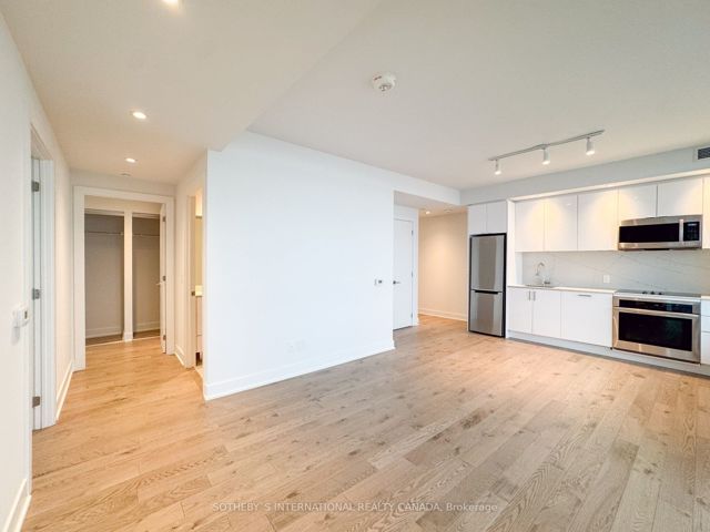 2010E - 1926 Lake Shore Blvd W