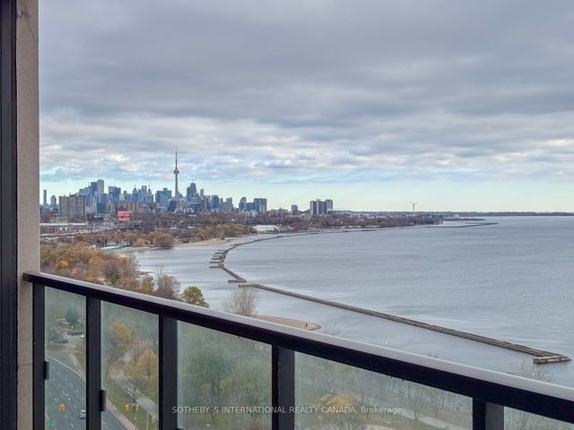 2010E - 1926 Lake Shore Blvd W