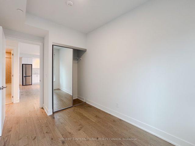 2010E - 1926 Lake Shore Blvd W