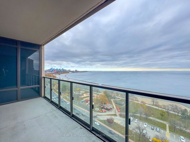 2010E - 1926 Lake Shore Blvd W