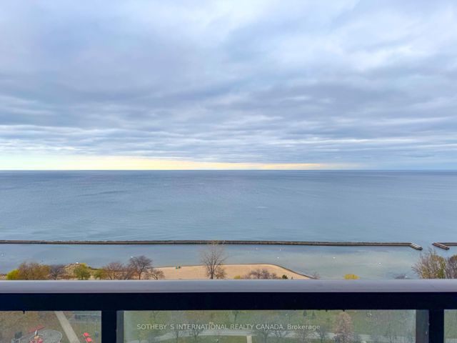 2010E - 1926 Lake Shore Blvd W