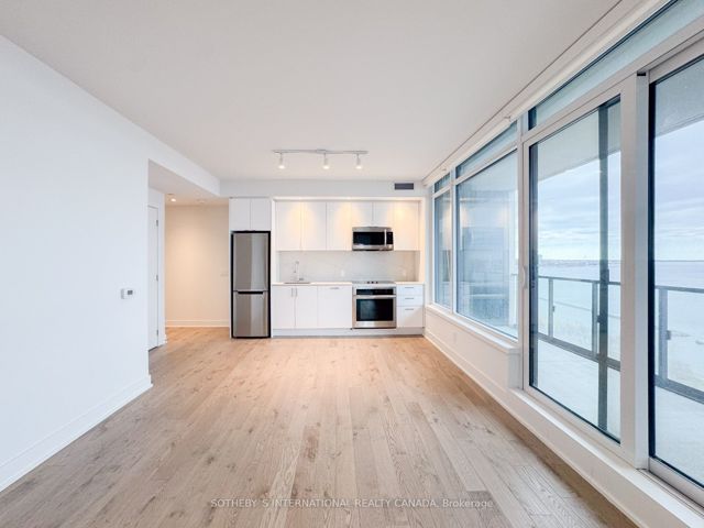 2010E - 1926 Lake Shore Blvd W