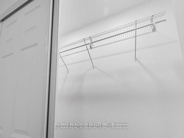 M5 - 2507 Eglinton Ave W