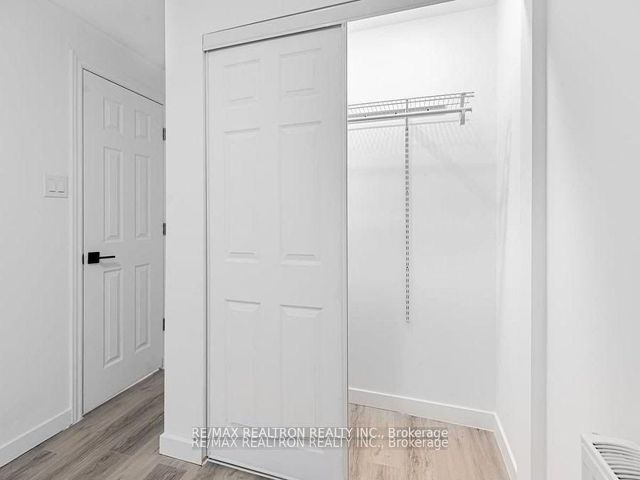 M5 - 2507 Eglinton Ave W