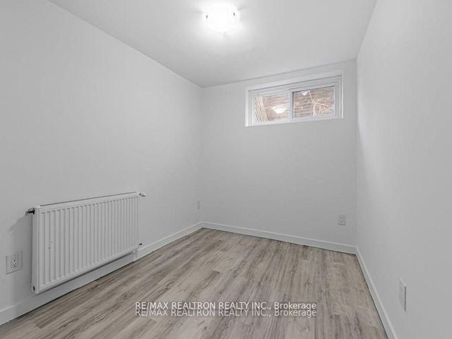 M5 - 2507 Eglinton Ave W
