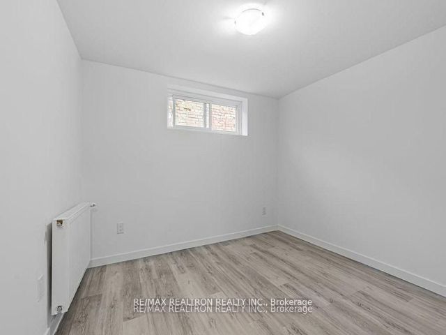 M5 - 2507 Eglinton Ave W