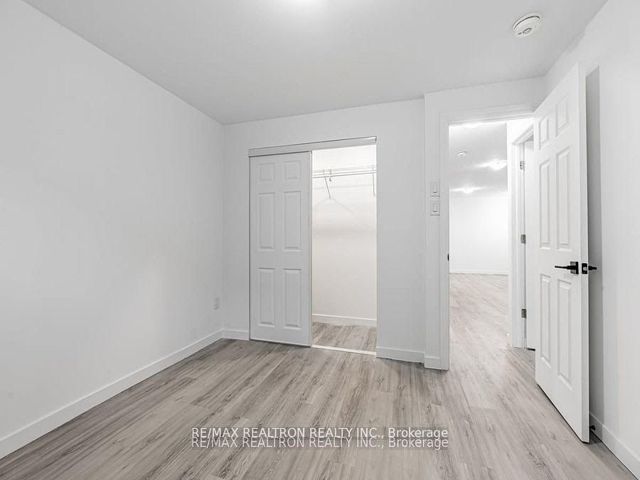 M5 - 2507 Eglinton Ave W