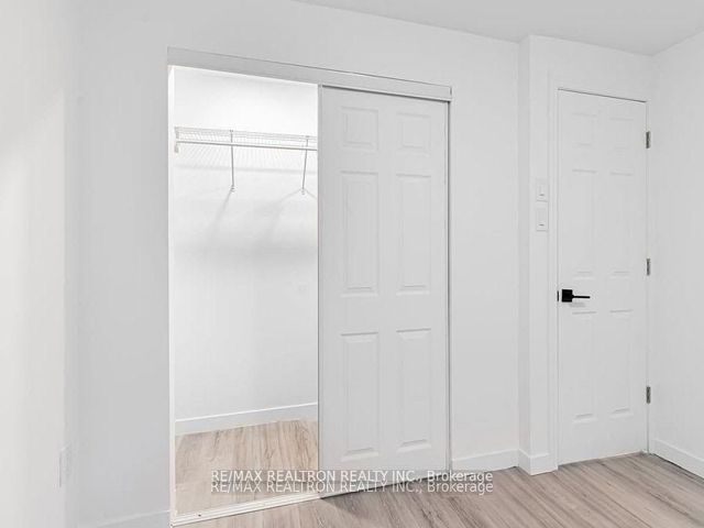 M5 - 2507 Eglinton Ave W