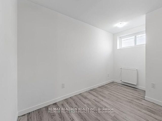 M5 - 2507 Eglinton Ave W