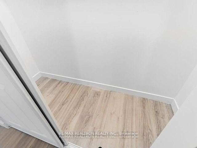 M5 - 2507 Eglinton Ave W
