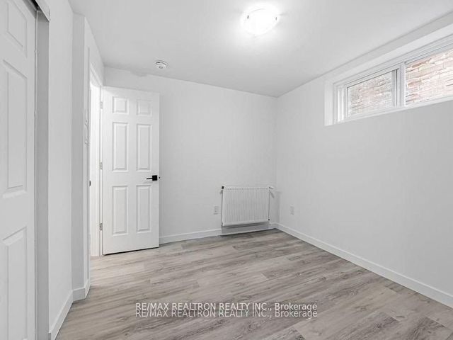 M5 - 2507 Eglinton Ave W