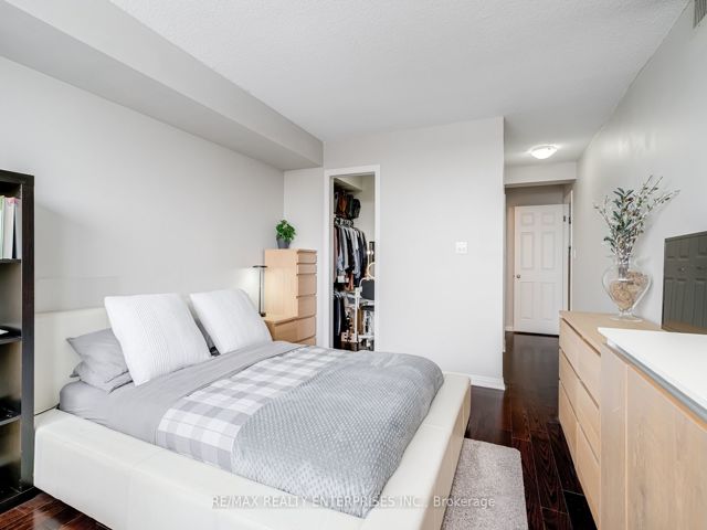 803 - 1 Aberfoyle Cres