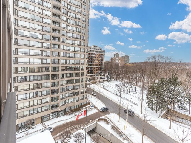 803 - 1 Aberfoyle Cres