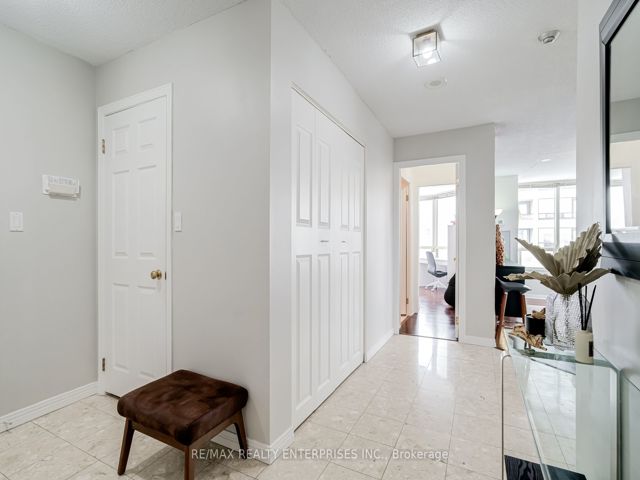 803 - 1 Aberfoyle Cres