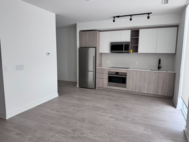 TH 108 - 36 Zorra St