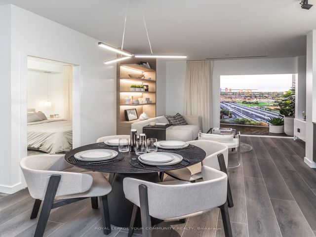 TH 108 - 36 Zorra St