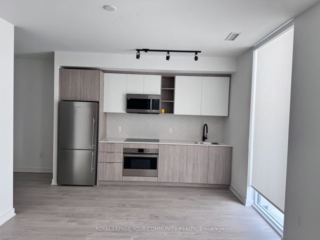 TH 108 - 36 Zorra St