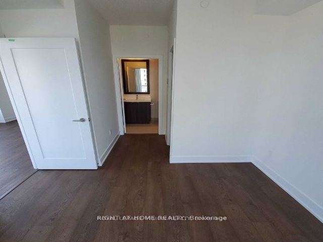 2204 - 7 Mabelle Ave
