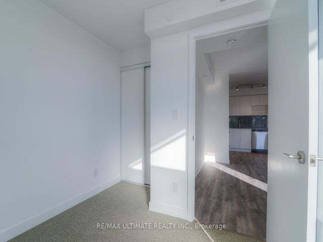 517 - 160 Flemington Rd