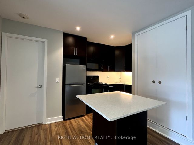 203 - 25 Ritchie Ave