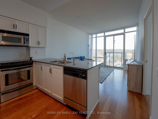 606 - 15 Windermere Ave