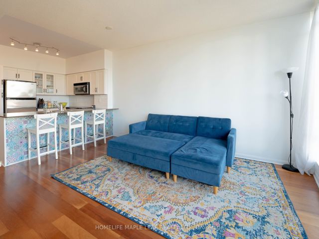 606 - 15 Windermere Ave