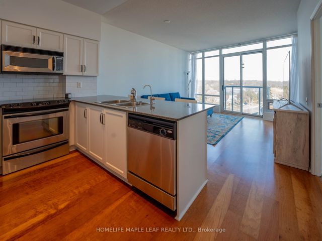 606 - 15 Windermere Ave