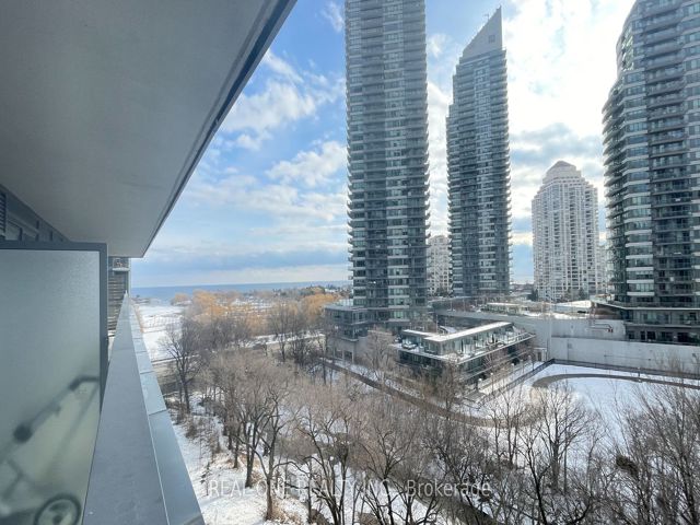 809 - 2220 Lakeshore Blvd
